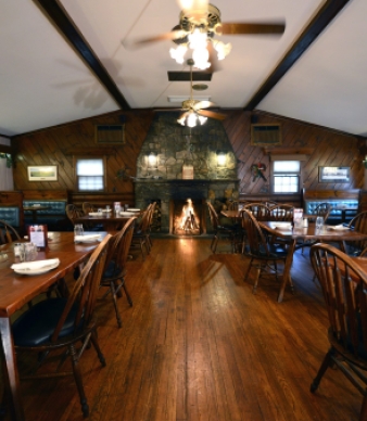 Roberto's Log Cabin Restaurant